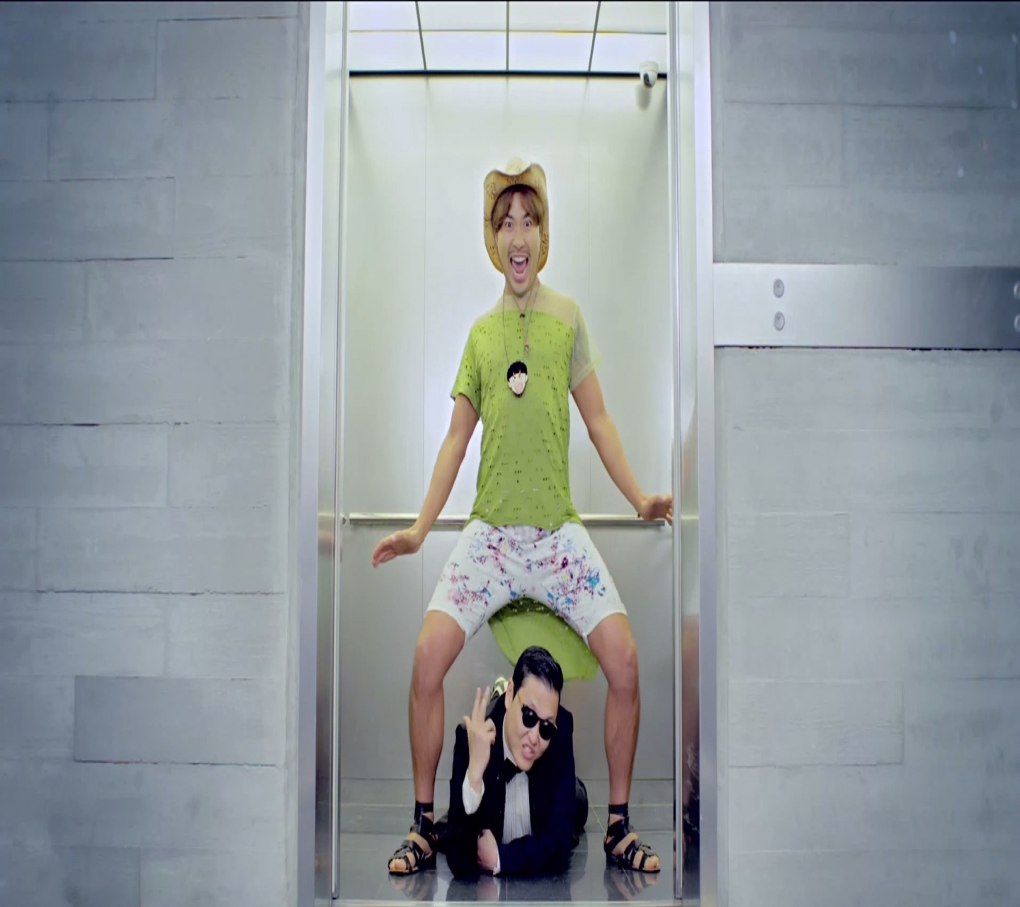Gangnam Style Elevator - HD Wallpaper 