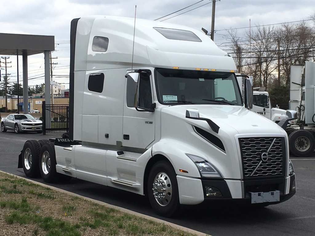 56 Gallery Of Volvo 2020 Semi Truck Wallpaper By Volvo - Volvo 760 Truck 2020 - HD Wallpaper 