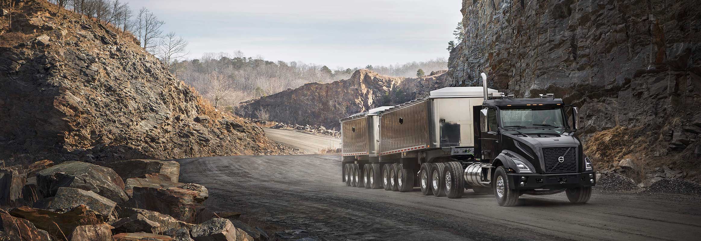 Volvo Vnx 300 Day Cab Tri Axle - HD Wallpaper 