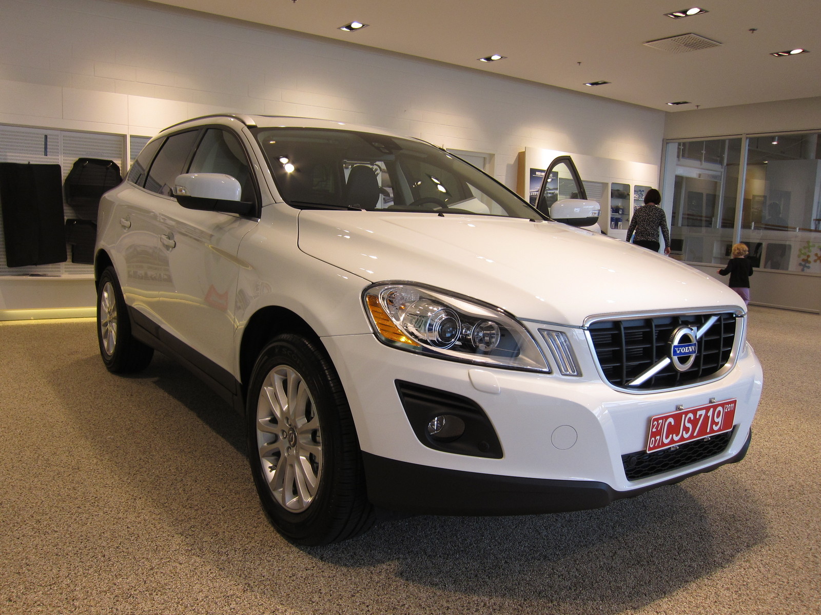 19++ Volvo ocean race xc60 white wallpaper info