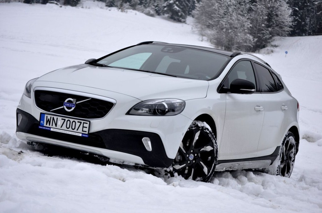 Volvo V40 Wallpaper - Volvo V40 Cross Country Hd - HD Wallpaper 