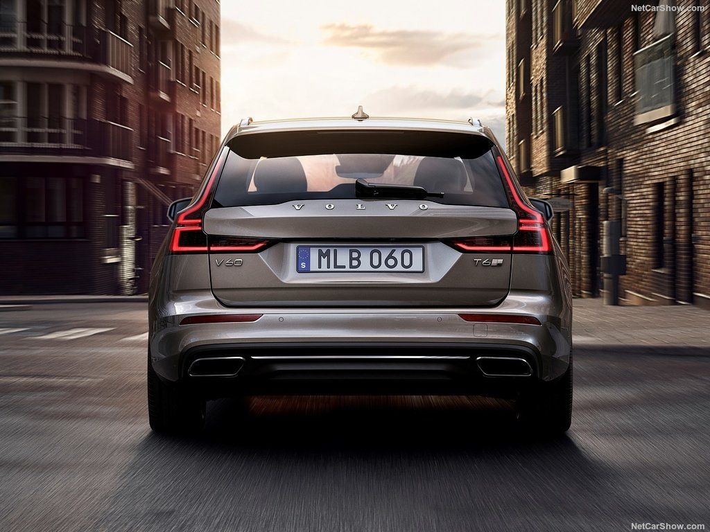 2019 Volvo V60 Interior Wallpaper - HD Wallpaper 