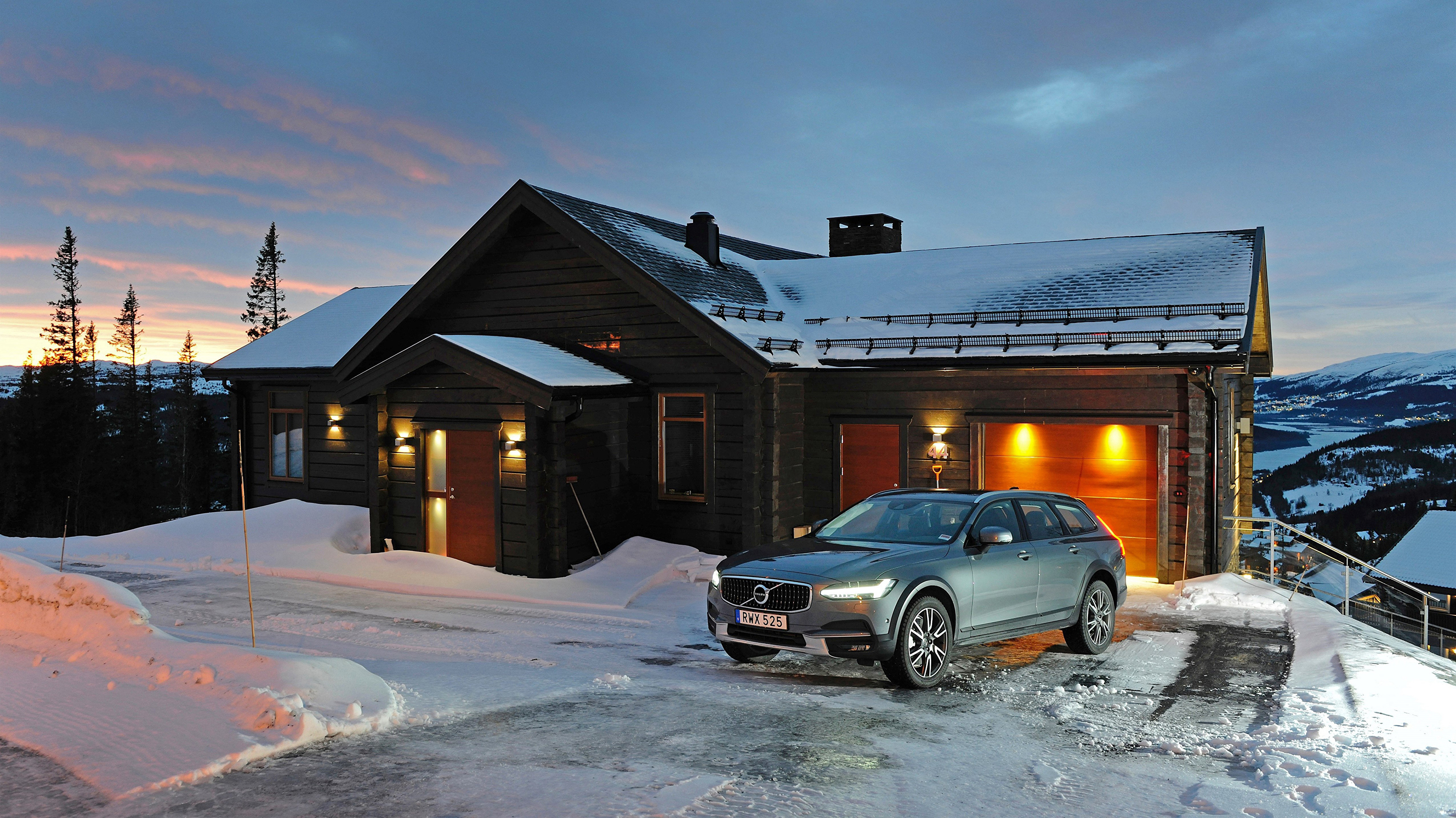 Volvo In Winter - HD Wallpaper 