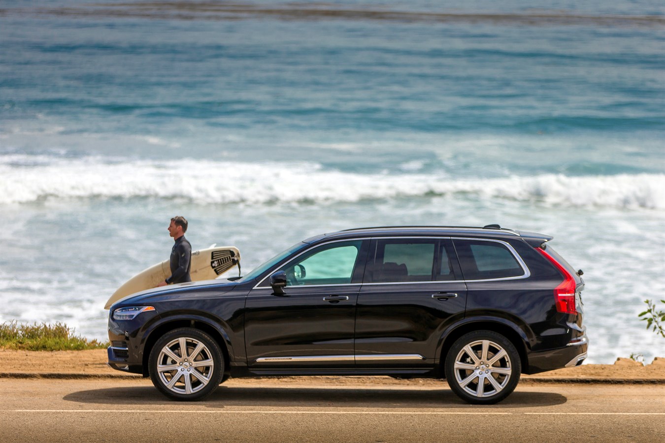 Navy Blue Volvo Xc90 - HD Wallpaper 