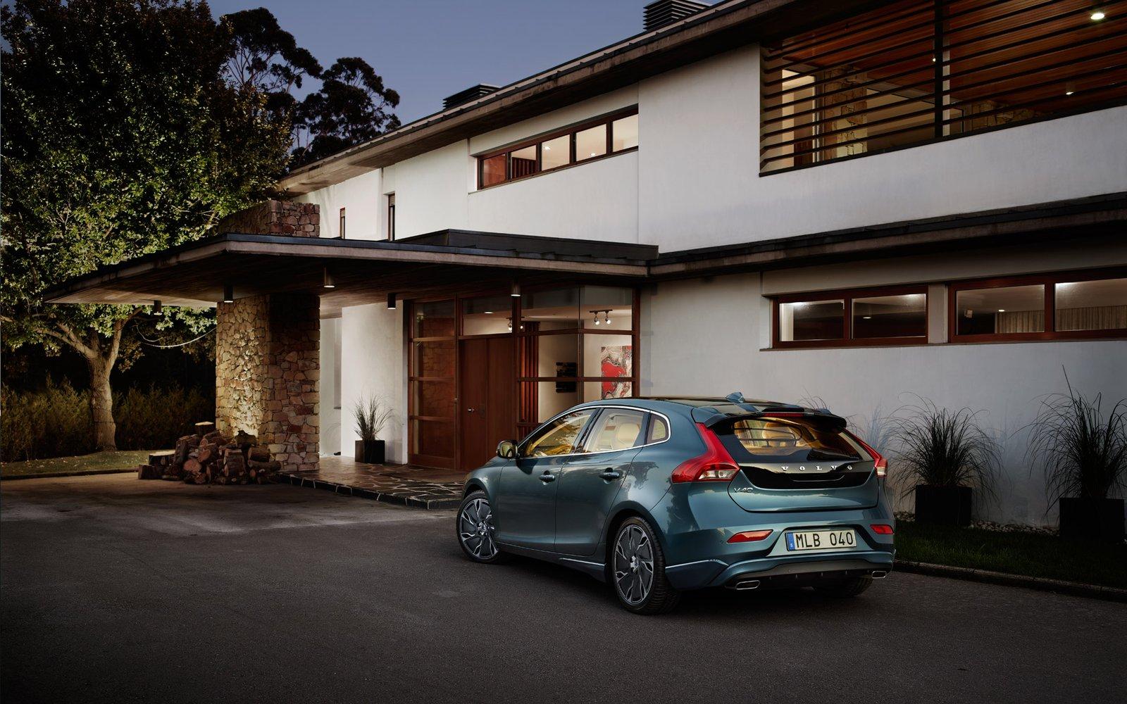 Volvo V40 2013 Wallpaper - Volvo Cars Hd In House - HD Wallpaper 