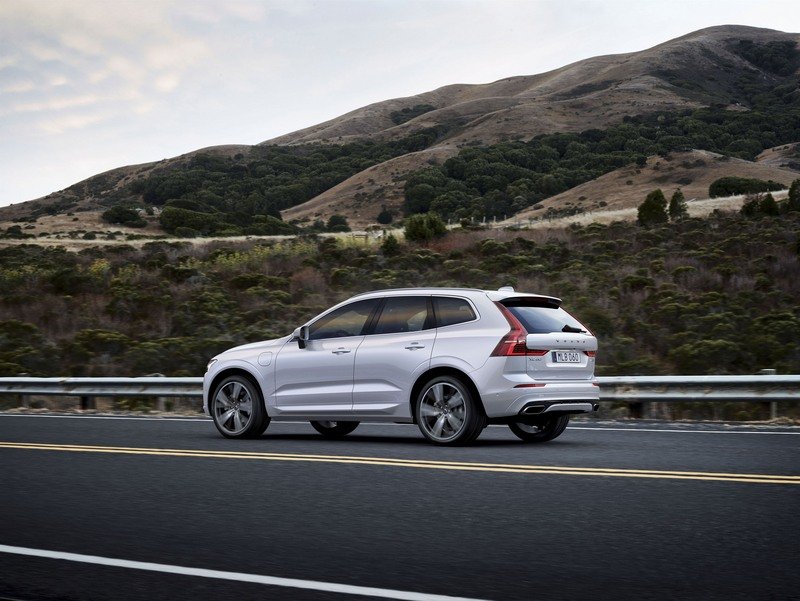 Volvo Xc60 2017 - HD Wallpaper 