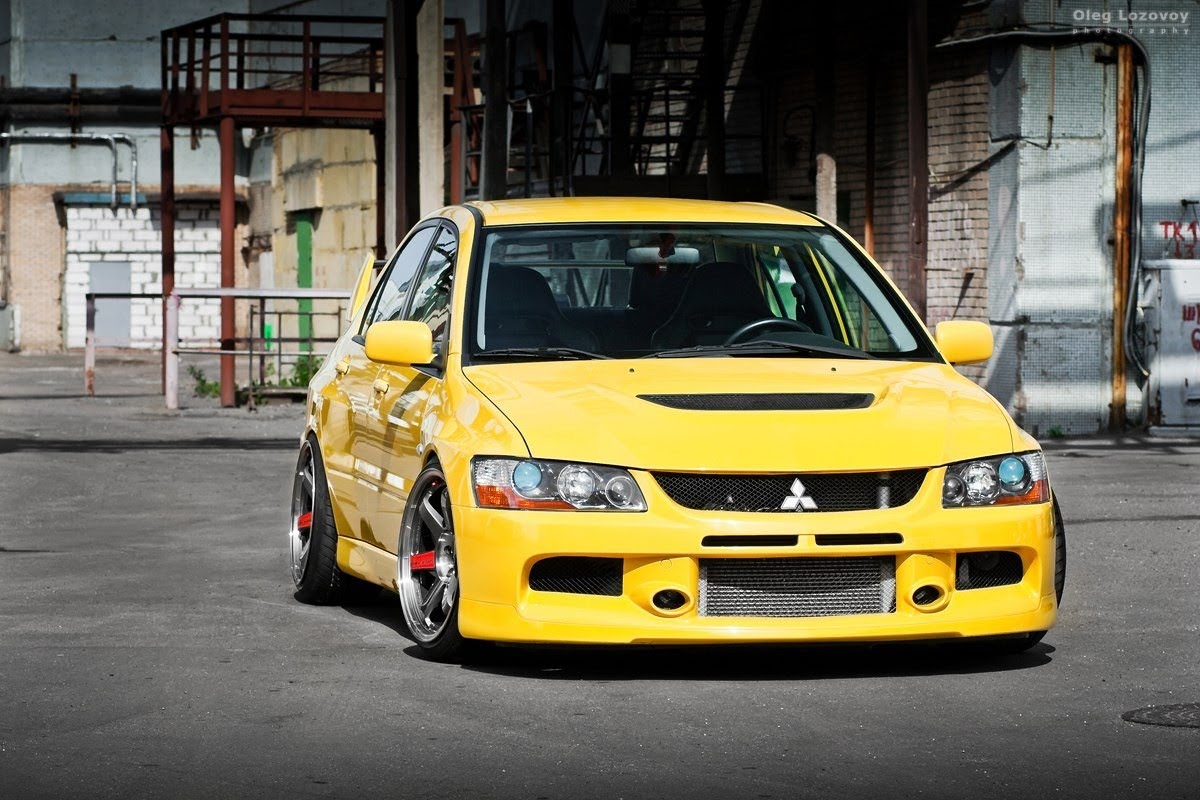 High Resolution Wallpaper - Mitsubishi Evo 9 Yellow - HD Wallpaper 