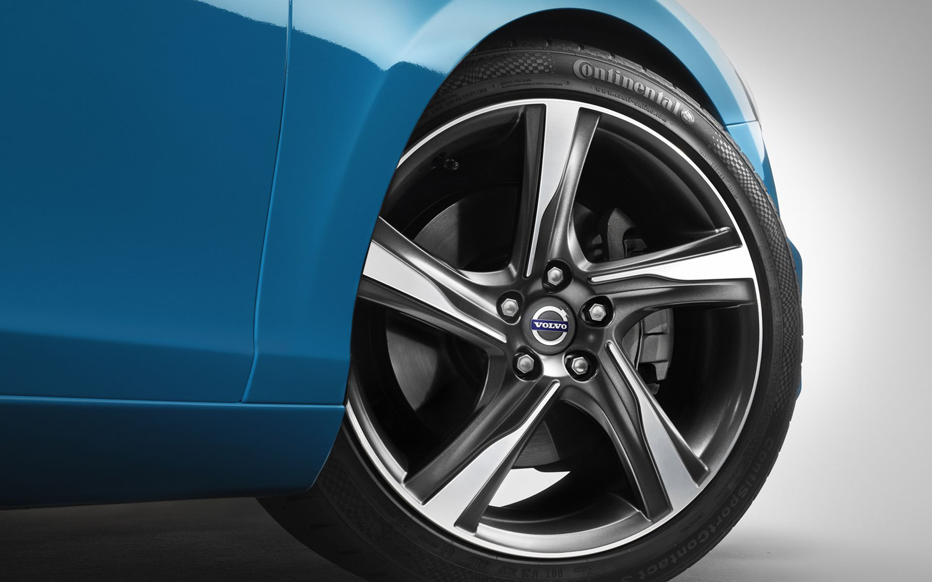 Volvo V40 R Design Wheels - HD Wallpaper 