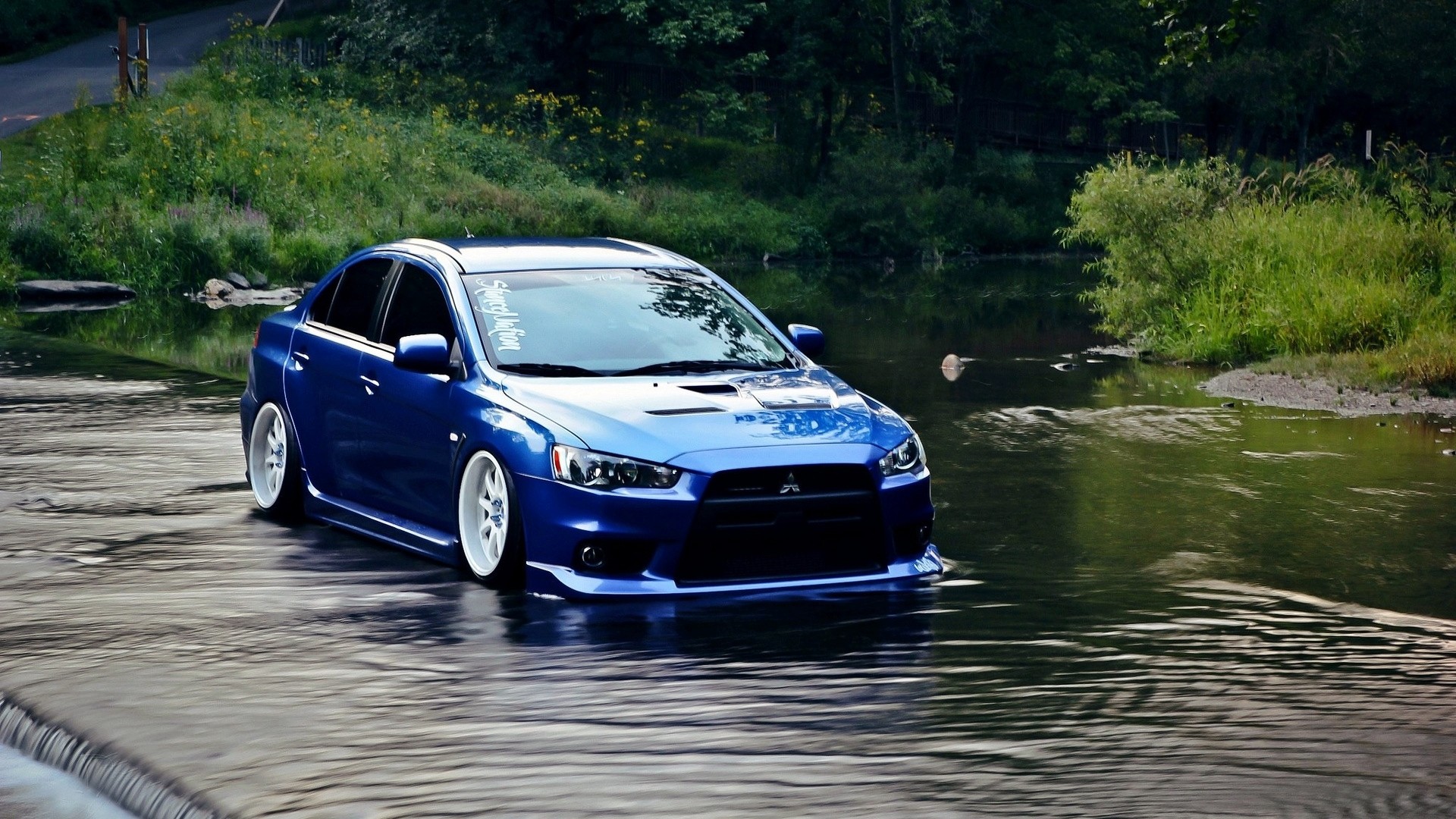 Wallpaper - Mitsubishi Lancer Evo Blue - HD Wallpaper 