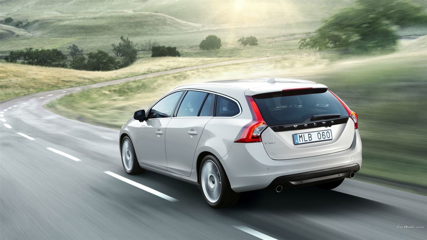 Volvo V60 Plug-in Hybrid Hd Car Wallpaper - Volvo V60 - HD Wallpaper 