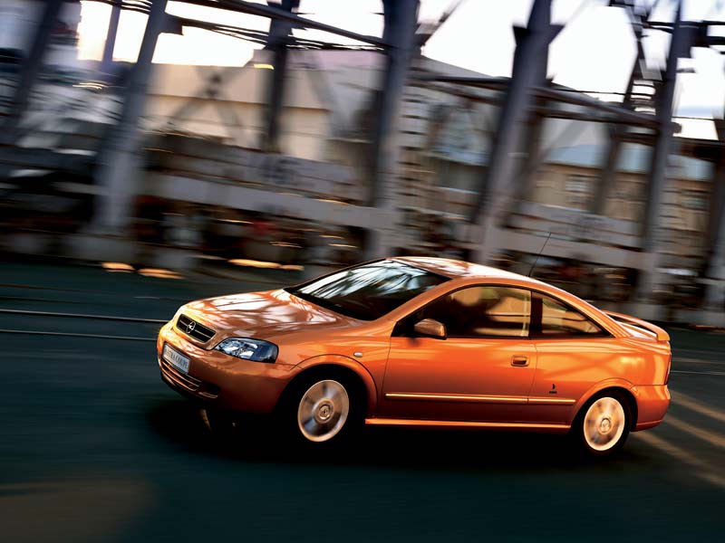 Opel Astra Coupe Bertone - Opel Astra Coupe Bertone Or - HD Wallpaper 