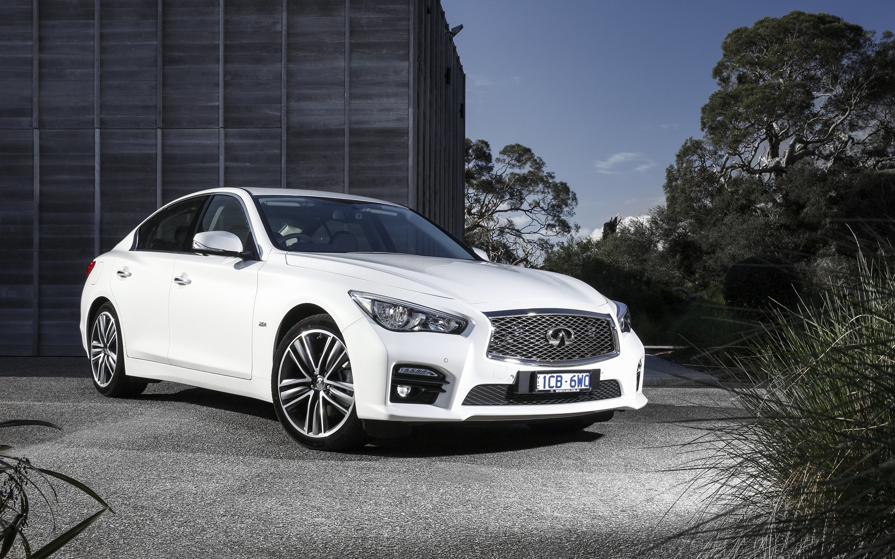 Wallpaper Infiniti Q50 White Car At Night - White Q50 - HD Wallpaper 