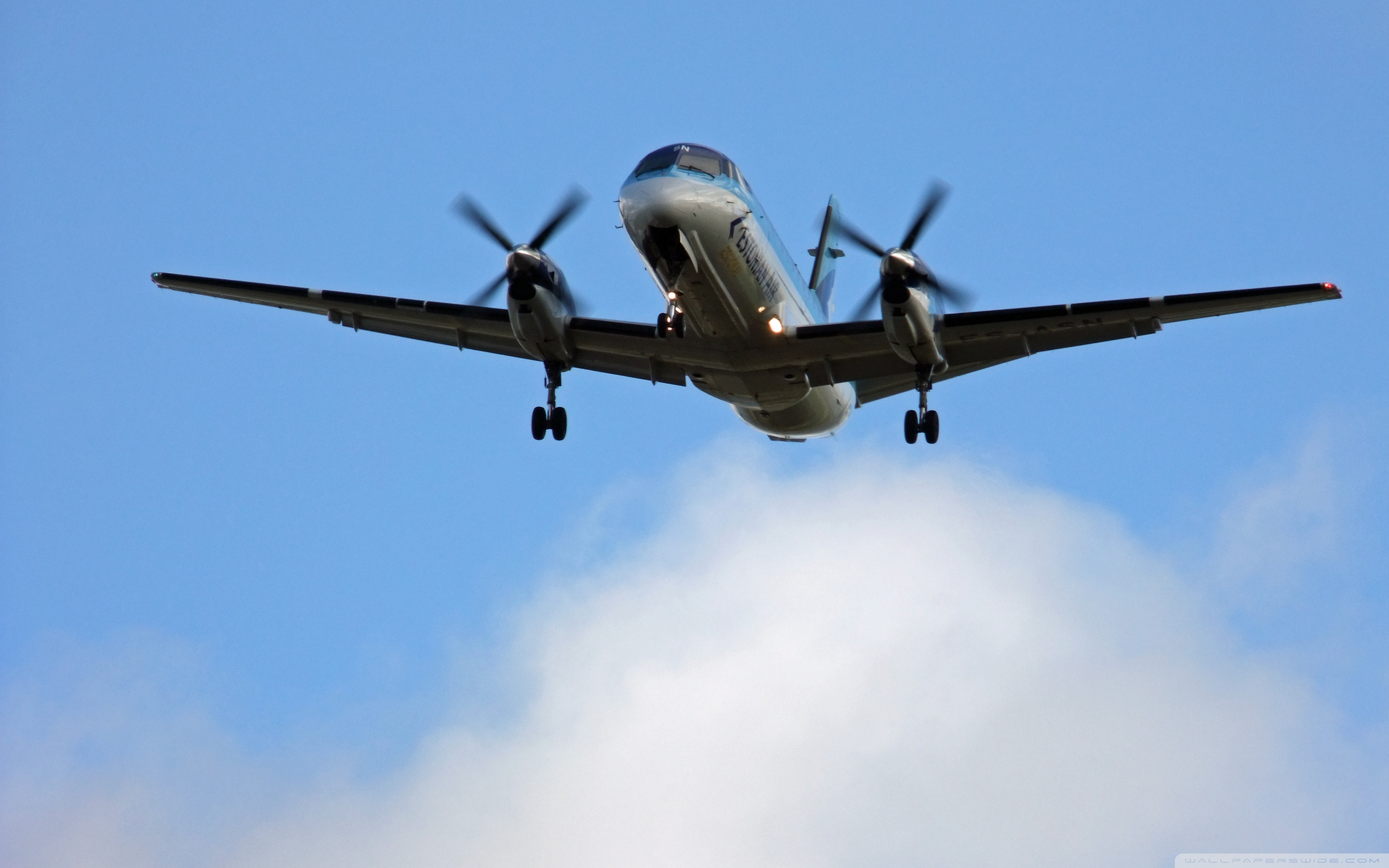 Saab 2000 - HD Wallpaper 