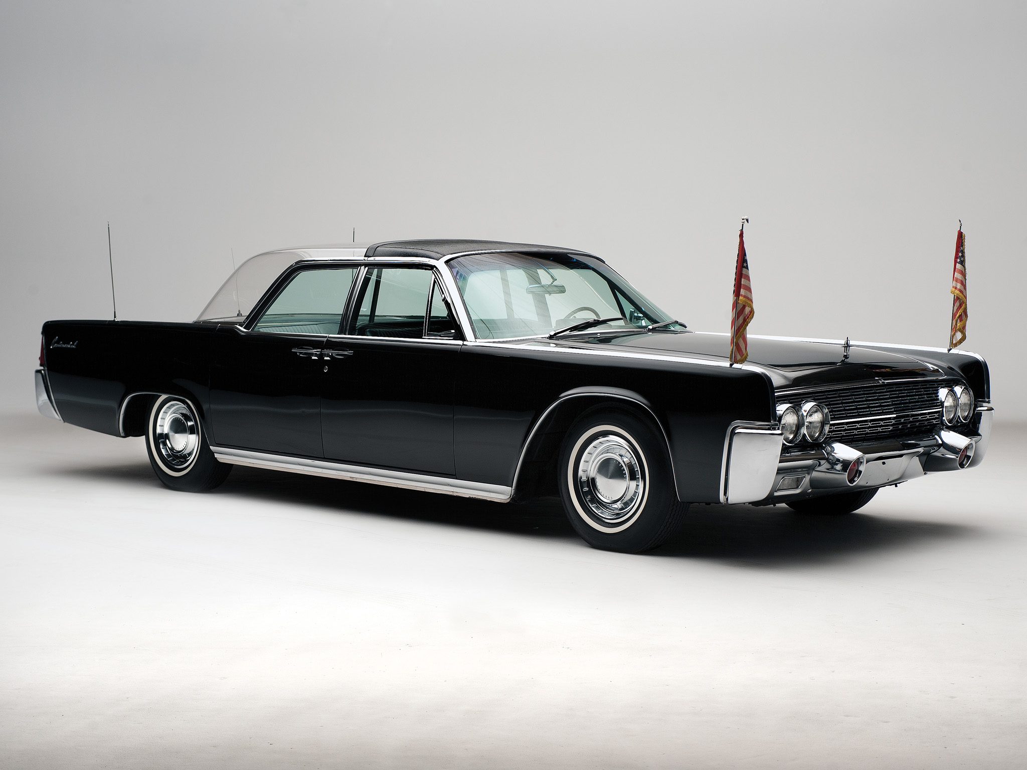 Old Black Car Lincoln Continental Wallpaper Background - Amt 1965 Lincoln Continental Kit - HD Wallpaper 