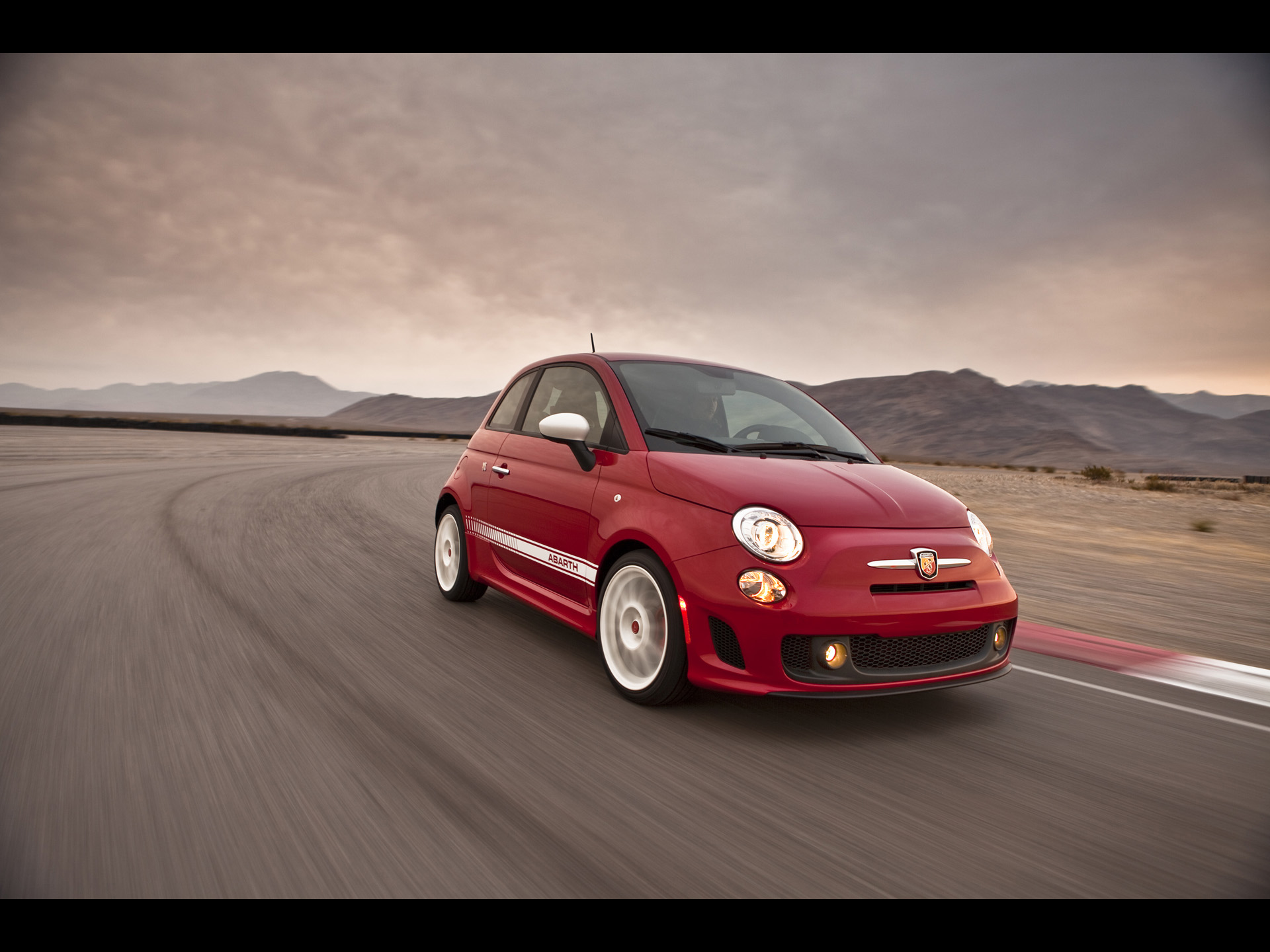 Fiat 500 Abarth Wallpaper - HD Wallpaper 