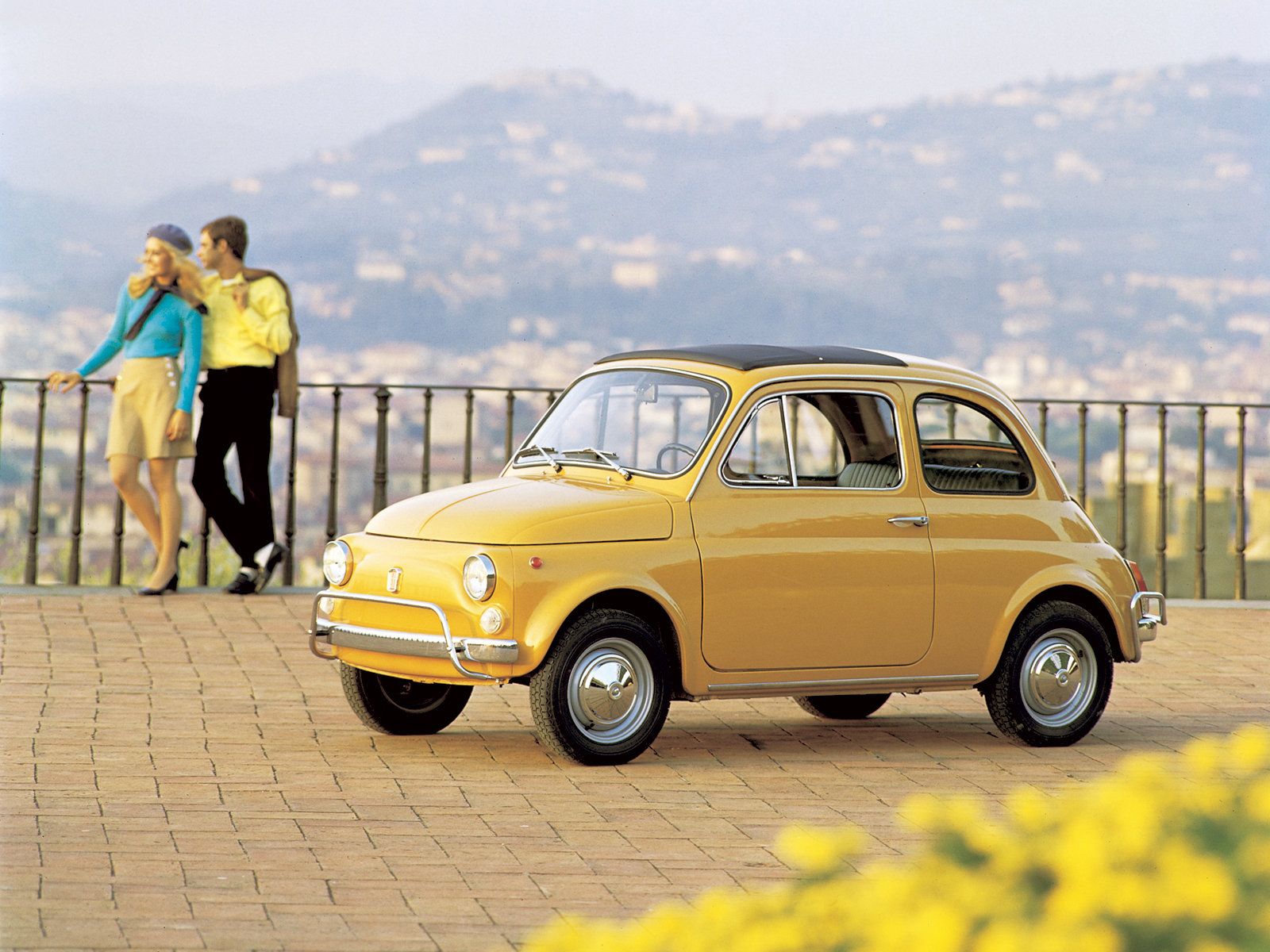 Yellow 1957 Fiat 500 - HD Wallpaper 