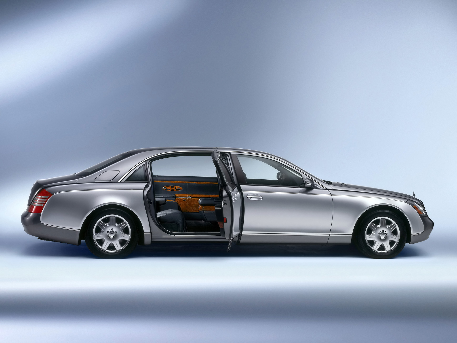 2012 Maybach 62 S - HD Wallpaper 