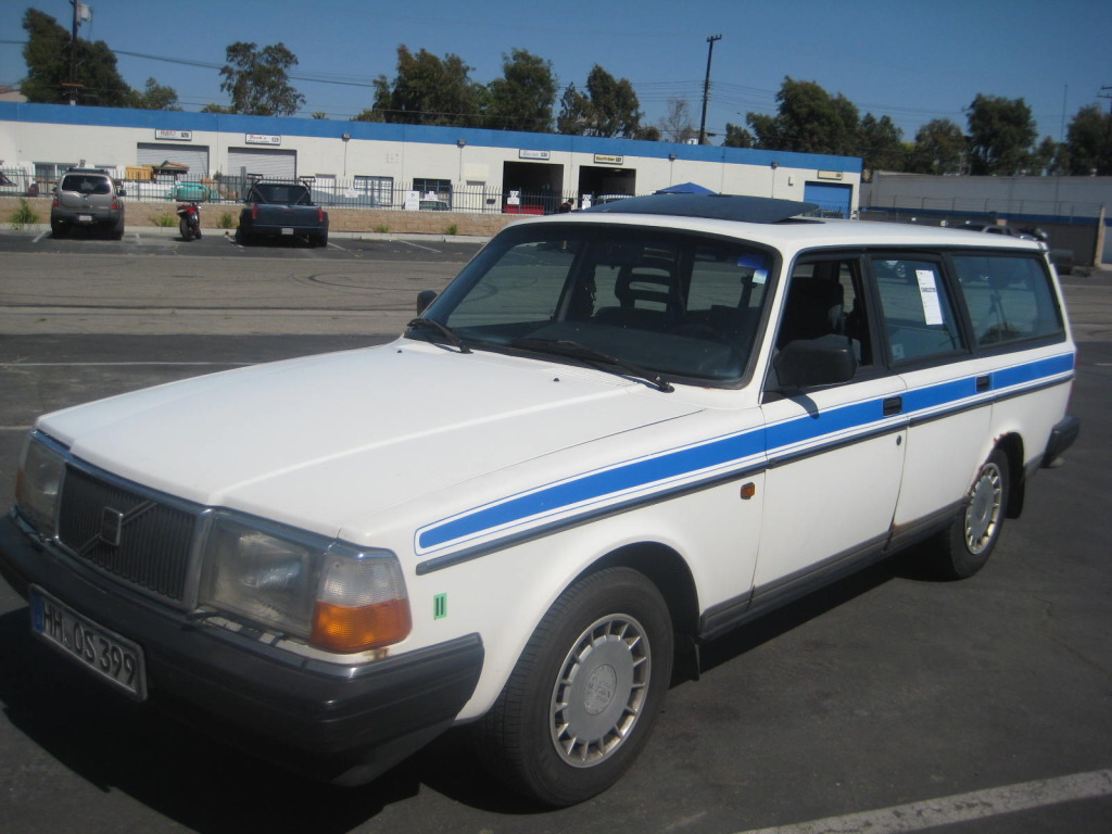 Volvo 240 Racing Stripes - HD Wallpaper 