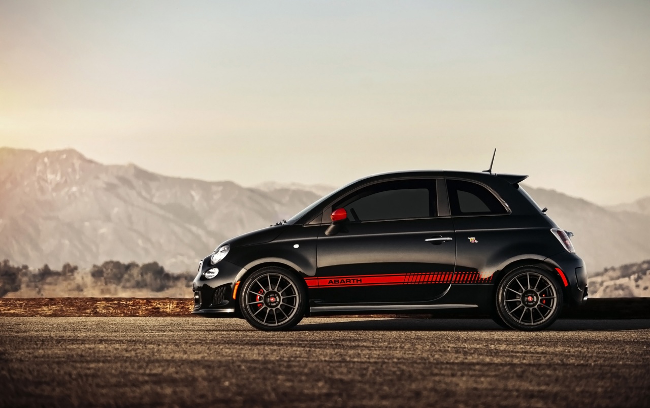 Fiat 500 Abarth Side Scenery Wallpapers - Fiat 500 Abarth - HD Wallpaper 