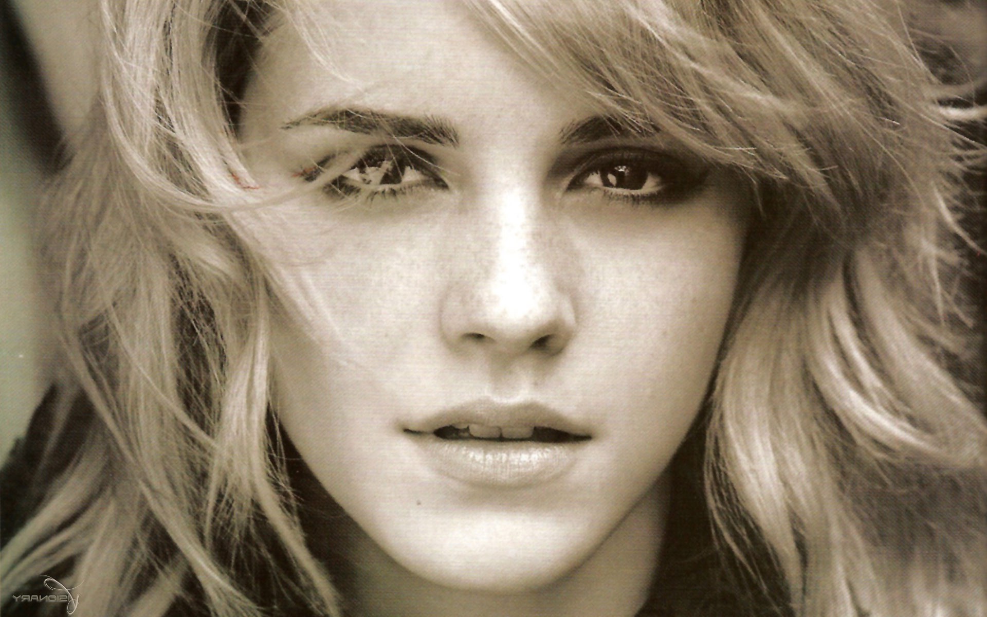 Emma Watson Sepia - HD Wallpaper 