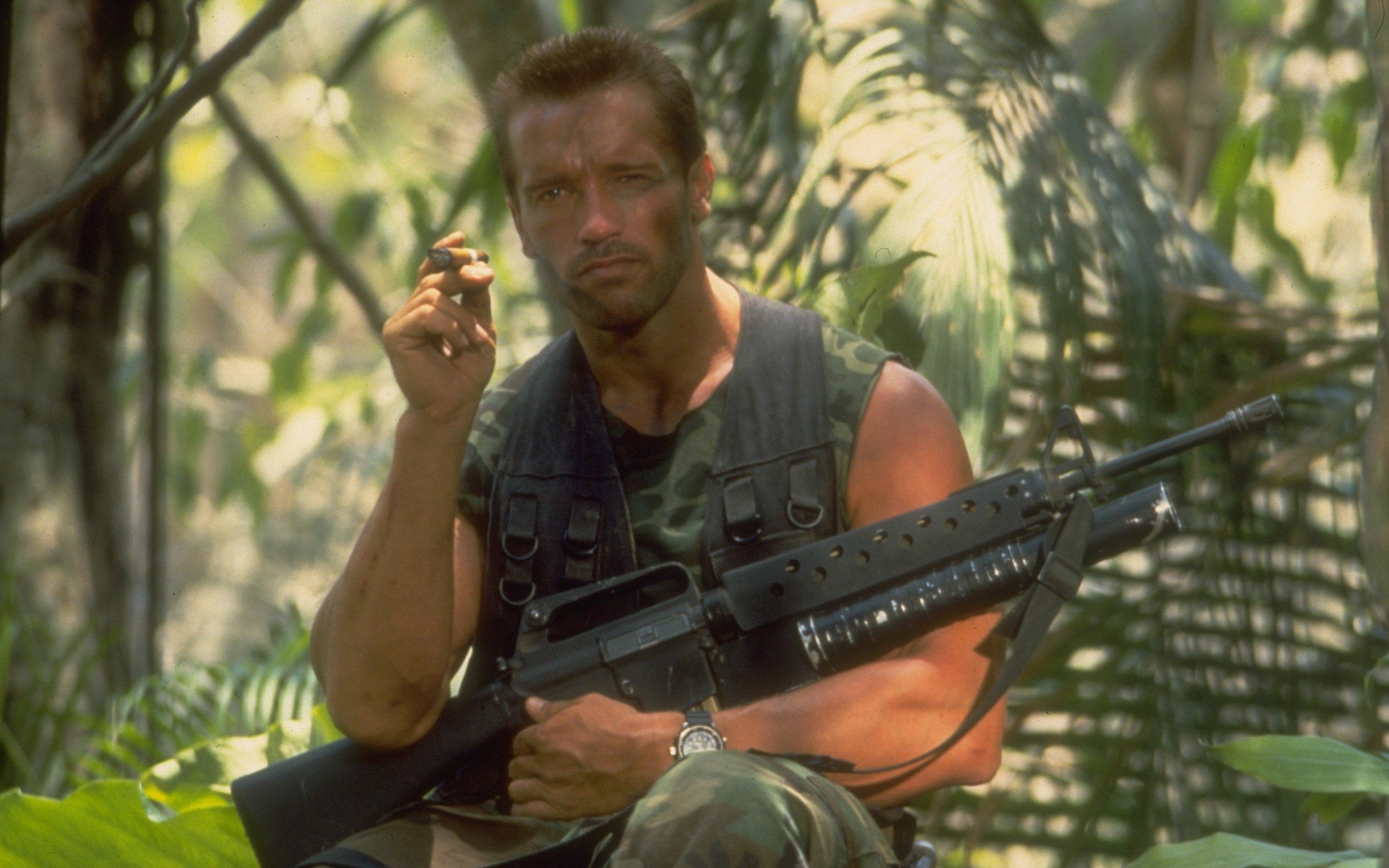 Arnold Schwarzenegger Predator - HD Wallpaper 