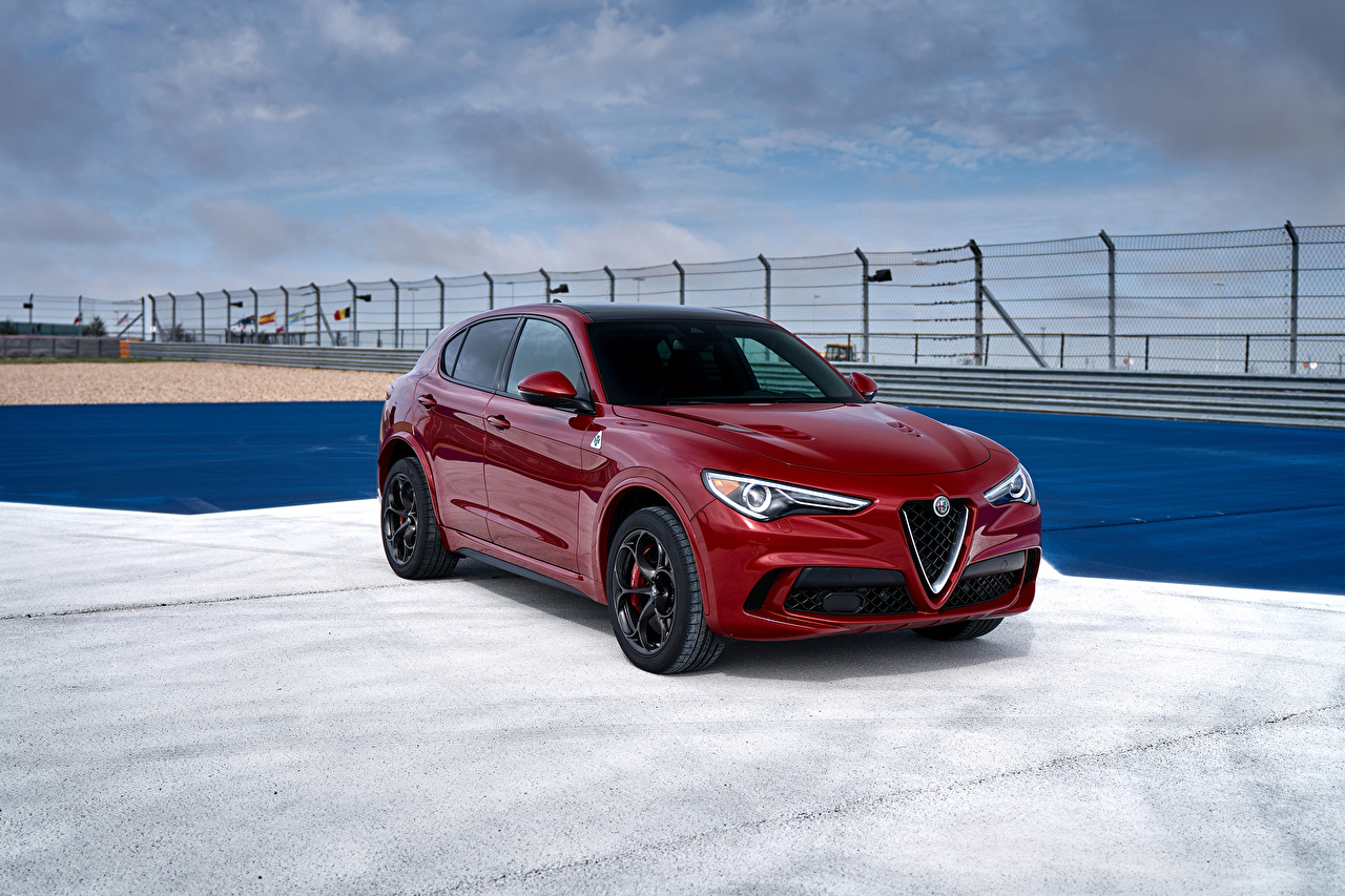 Alfa Romeo Stelvio - HD Wallpaper 