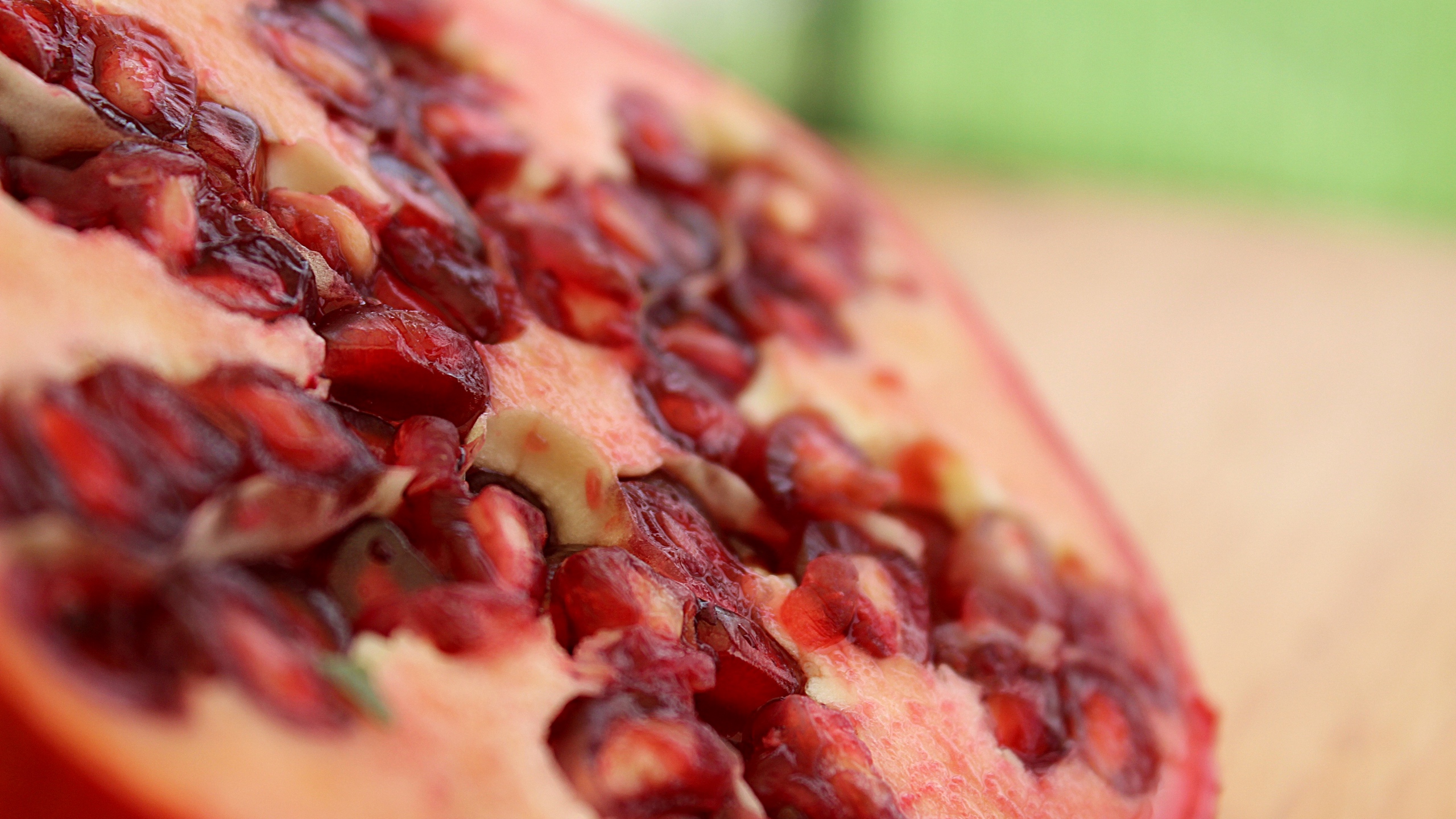 Wallpaper Pomegranate, Fruit, Berries, Close-up - Pomegranate - HD Wallpaper 