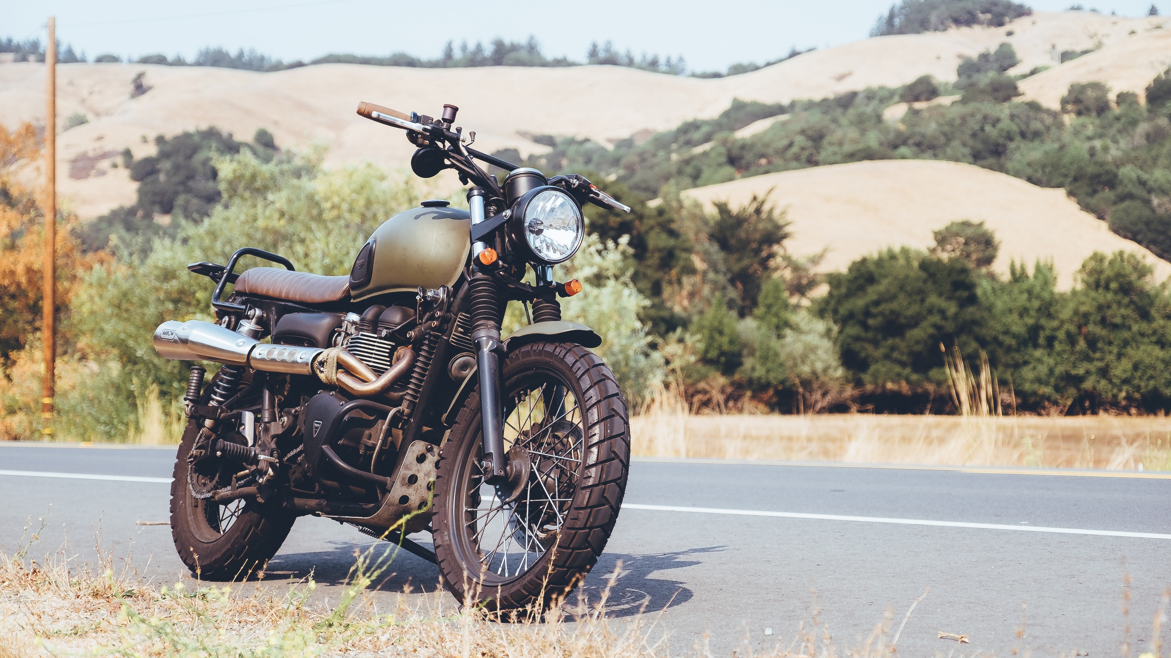 Wallpaper Retro Motorcycle Side View - Triumph Scrambler 900 2015 - HD Wallpaper 