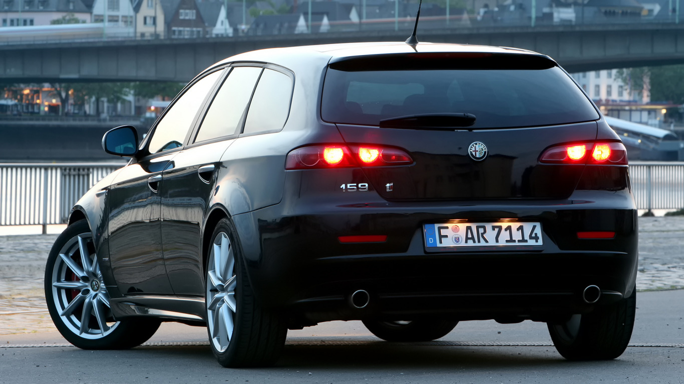 Alfa Romeo 159 Sportwagon Back - HD Wallpaper 