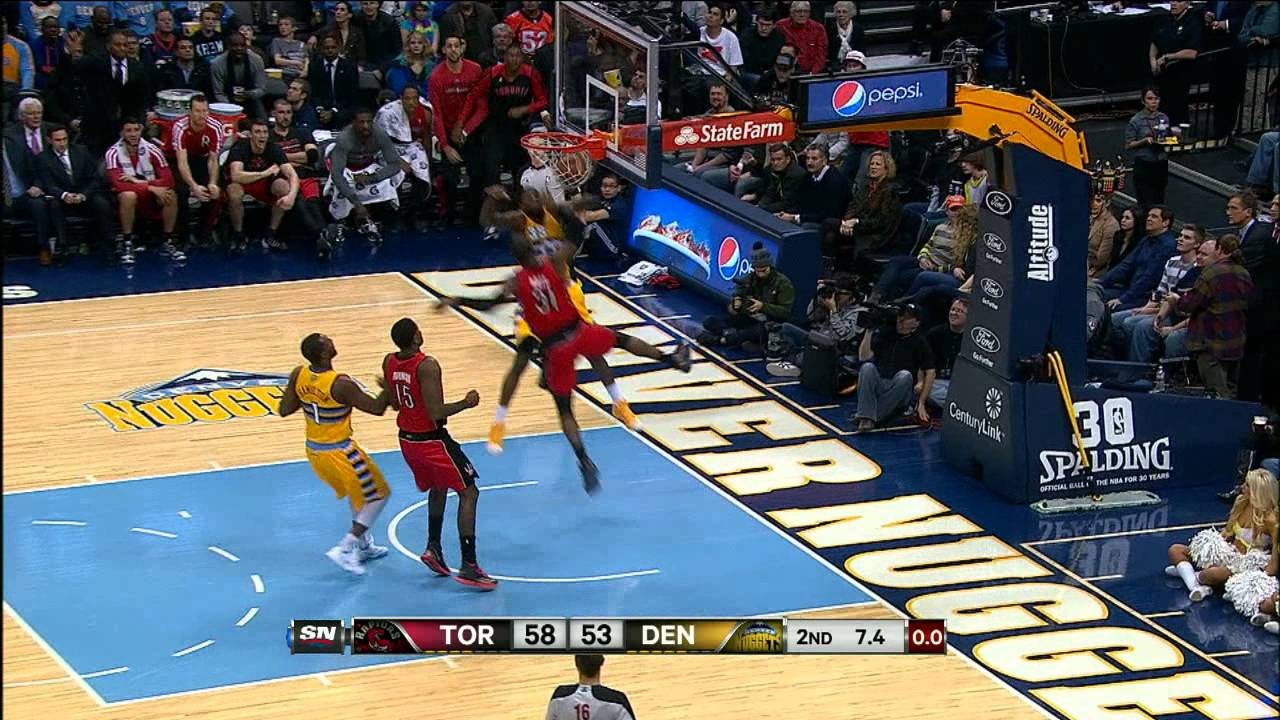 Terrence Ross Dunk On Kenneth Faried - HD Wallpaper 