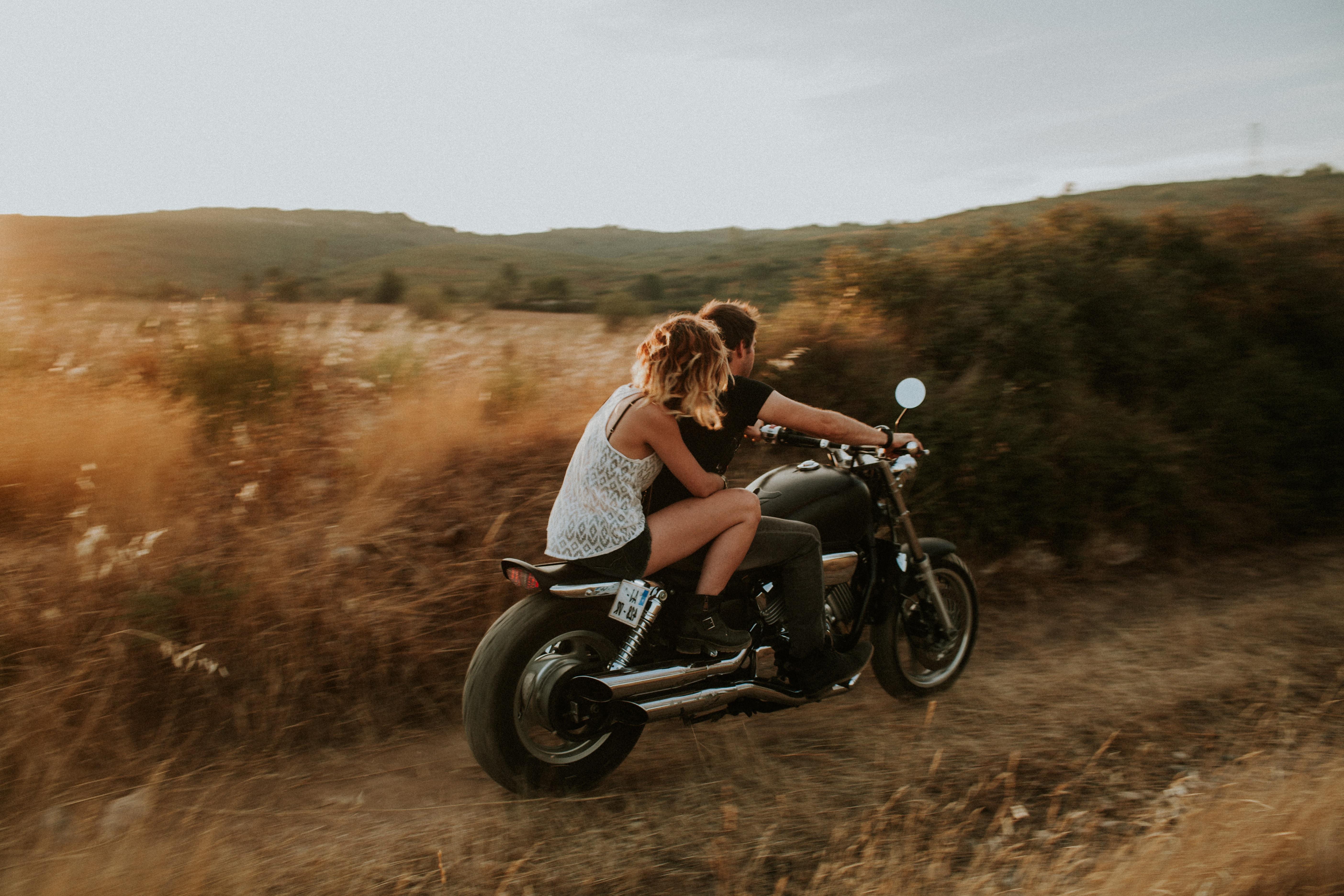 Couple, Motorcycle, Love, Speed - Bike Ride Romantic Couple - HD Wallpaper 