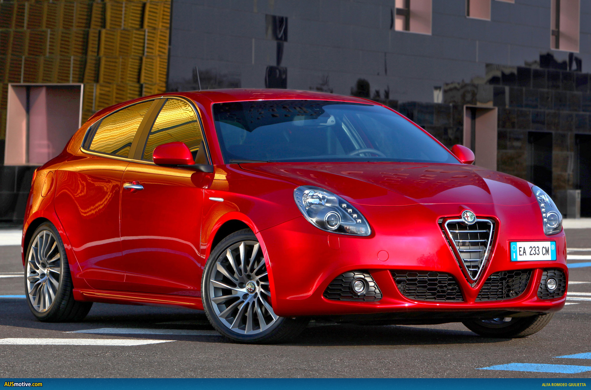 Alfa Romeo Giulietta - HD Wallpaper 