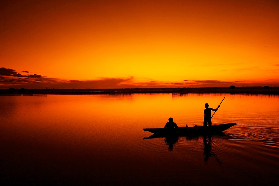 Fishing High Quality Background On Wallpapers Vista - Sunset Boat In Water - HD Wallpaper 