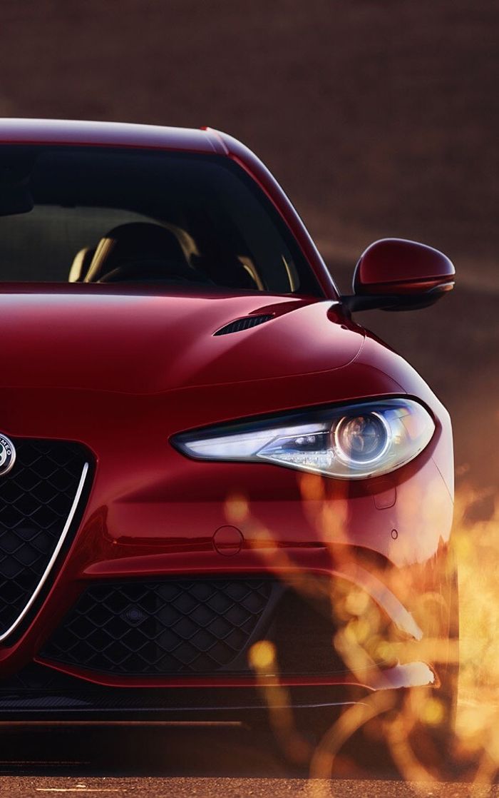 Alfa Romeo Giulia - HD Wallpaper 