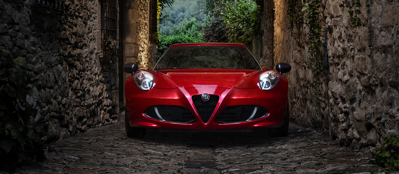 Alfa Romeo 4c - 1600x700 Wallpaper 