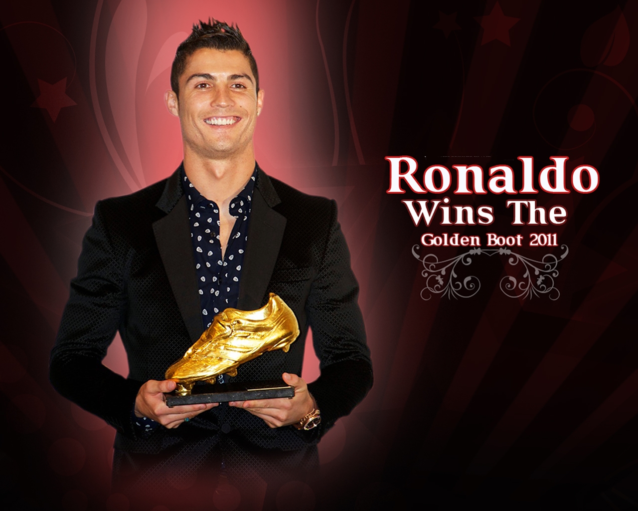 Ronaldo With Golden Boot - HD Wallpaper 