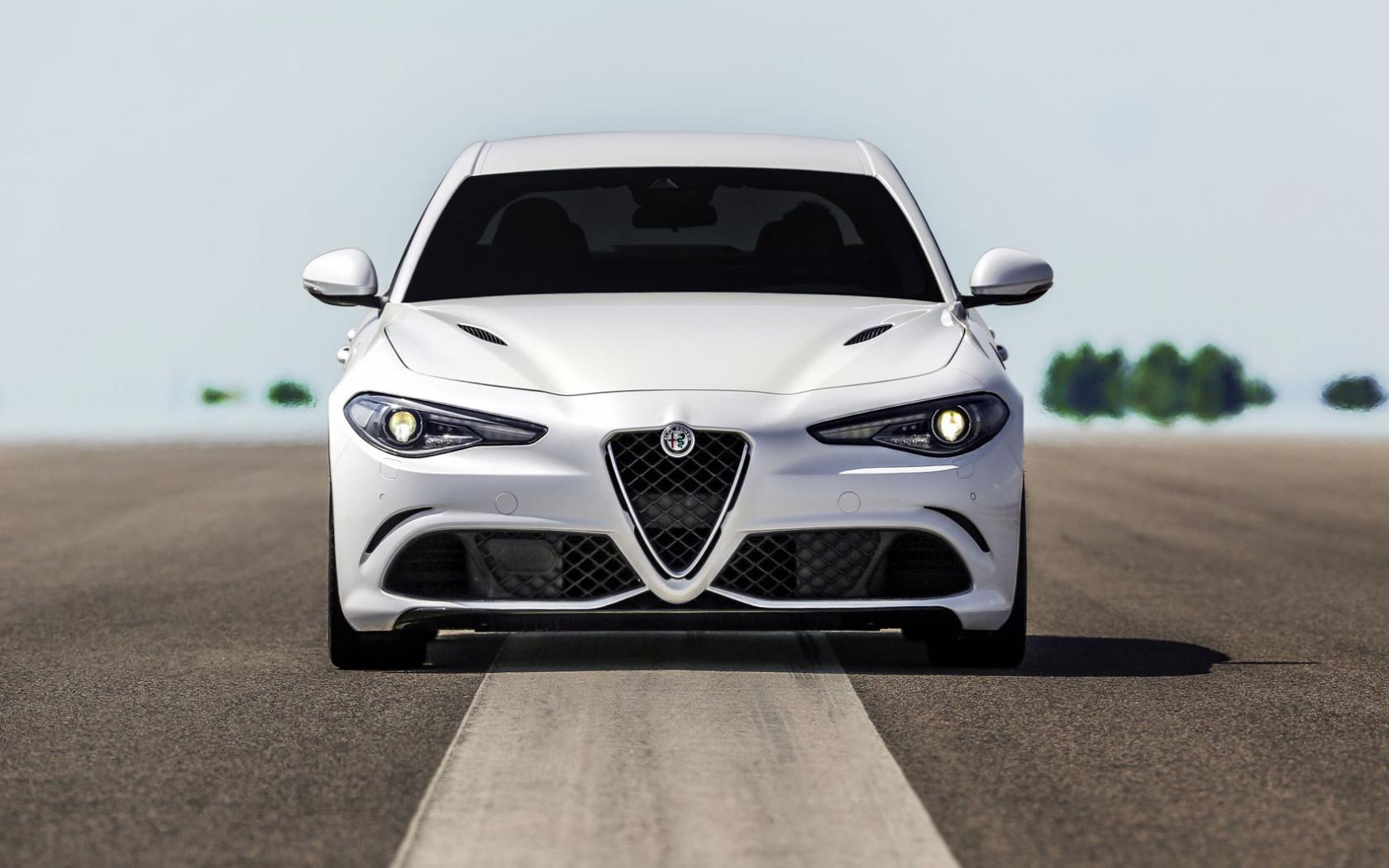 Alfa Romeo Giulia - HD Wallpaper 