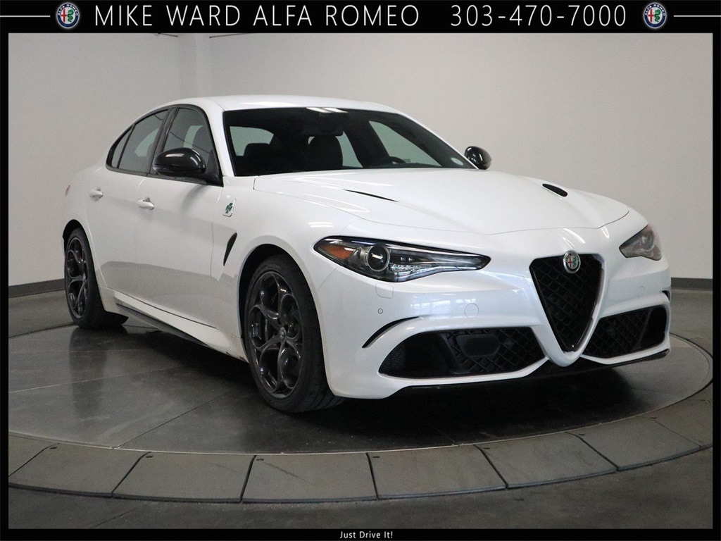 Alfa Romeo Giulia Ti Sport - HD Wallpaper 
