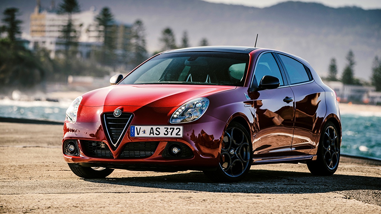 Alfa Romeo Giulietta Qv 2015 - HD Wallpaper 