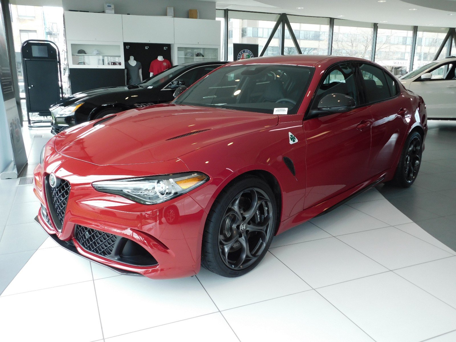 Alfa Romeo Giulia 2019 - HD Wallpaper 
