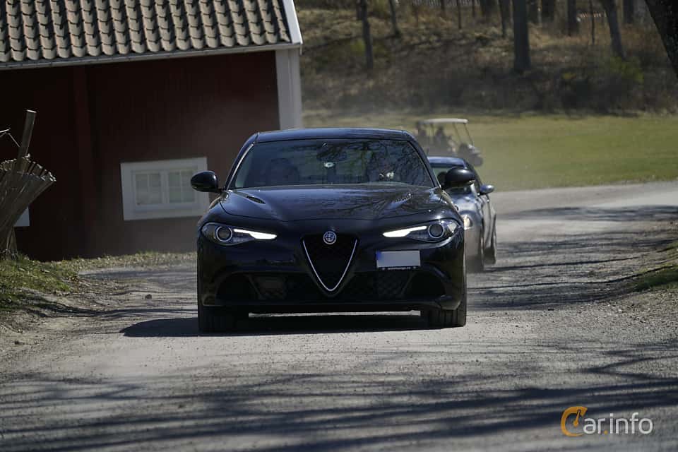 Giulia Quadrifoglio Manual - HD Wallpaper 