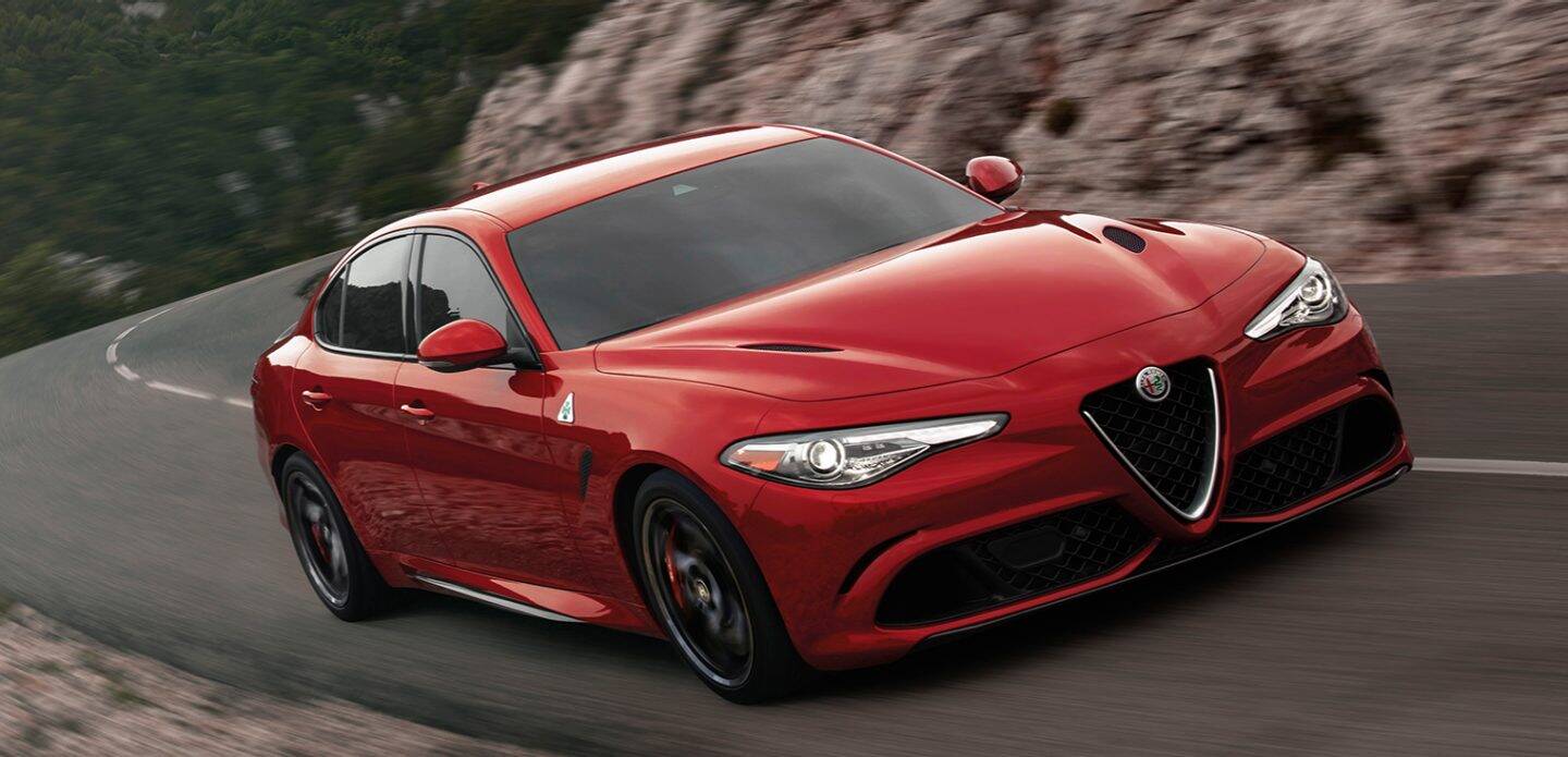 2019 Alfa Romeo Giulia Quadrifoglio - HD Wallpaper 