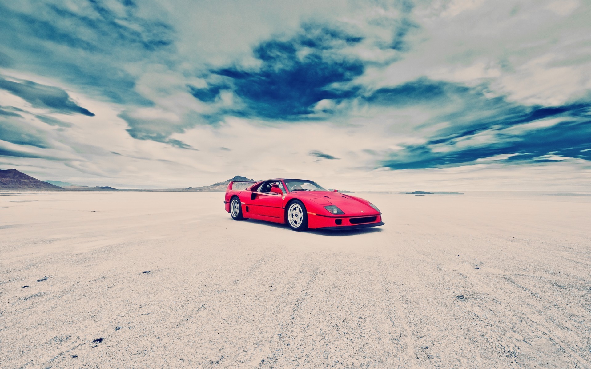Ferrari F40 - HD Wallpaper 