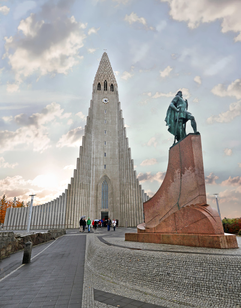 Hallgrímskirkja - HD Wallpaper 
