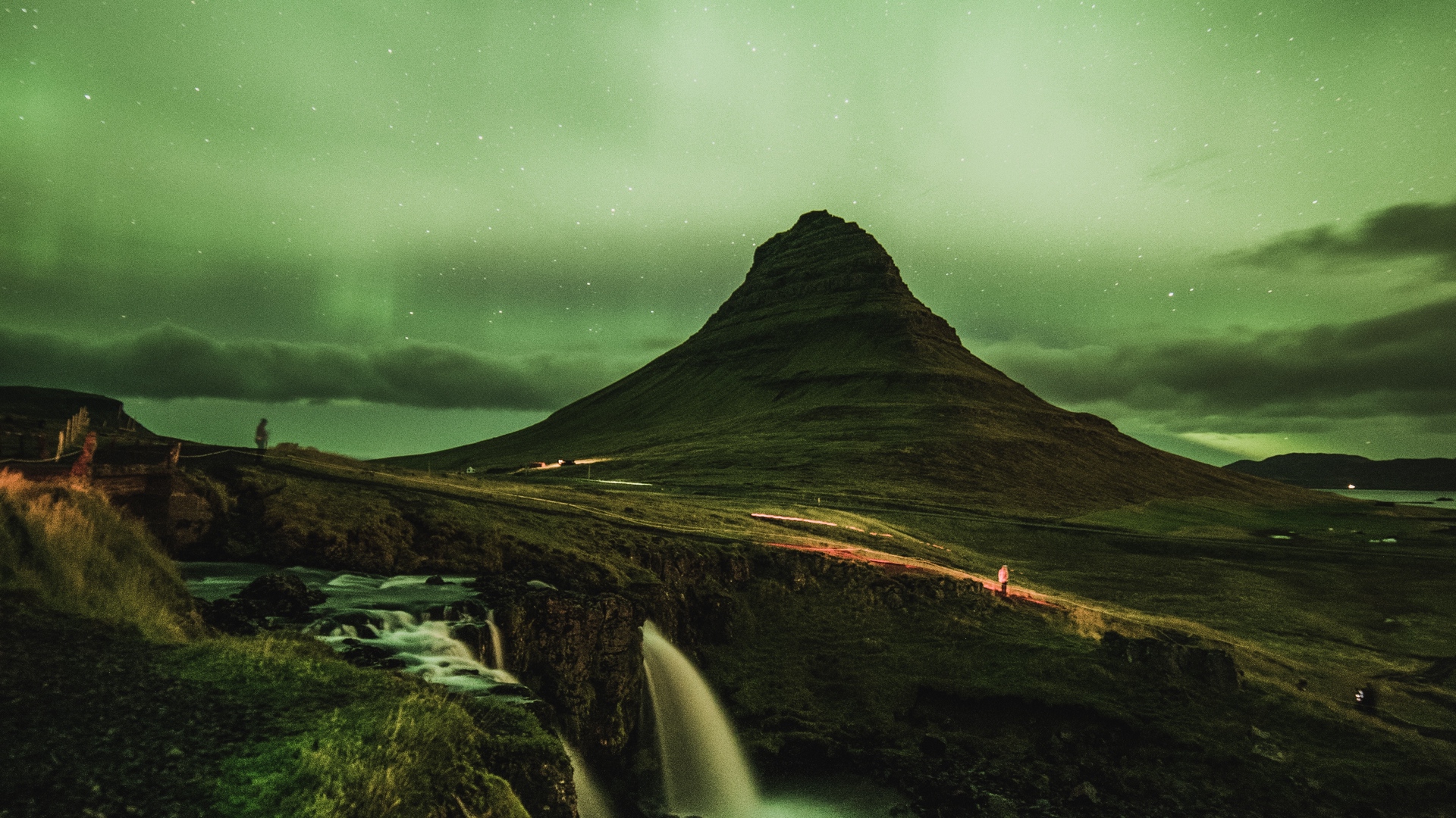 Wallpaper Kirkjufell, Mountain, Waterfall, Starry Sky, - Mount Kirkjufell Iceland - HD Wallpaper 