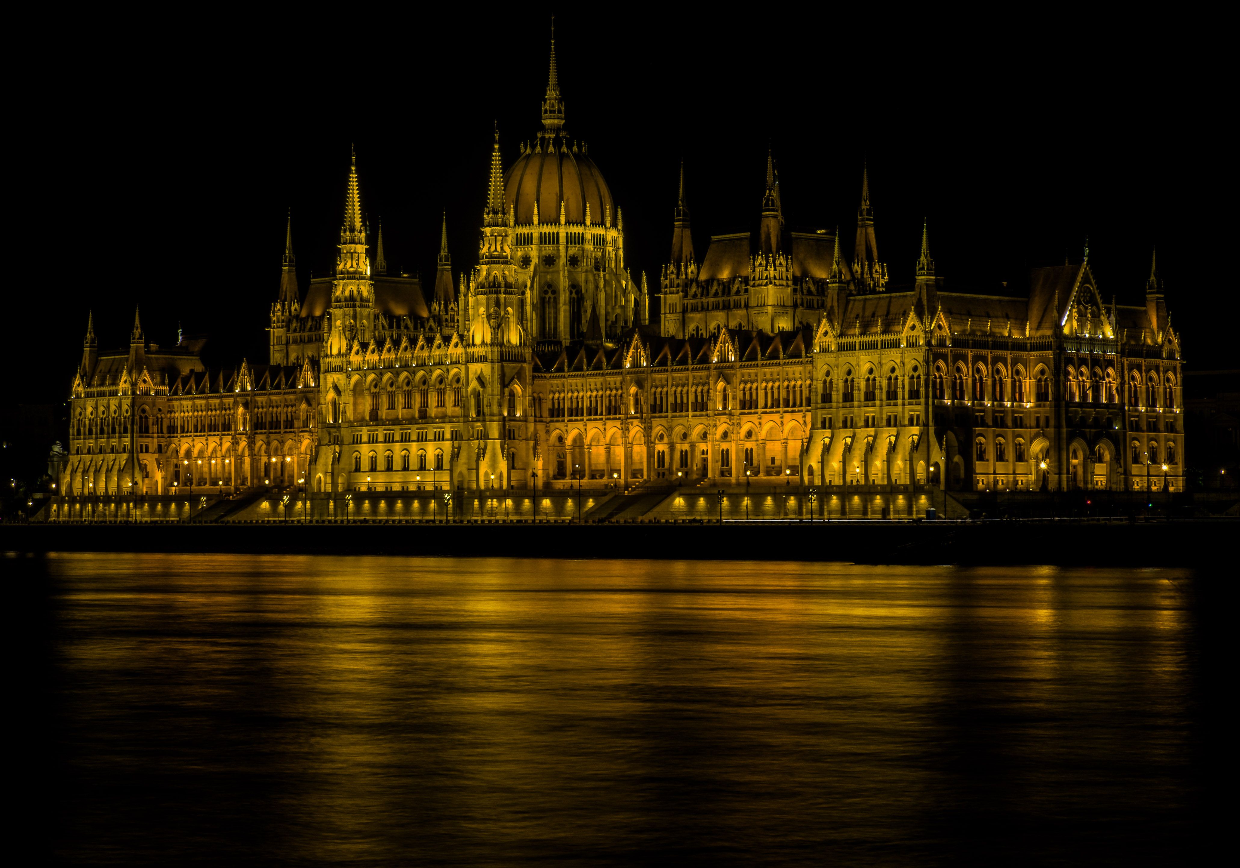 Hungarian Parliament Building - HD Wallpaper 