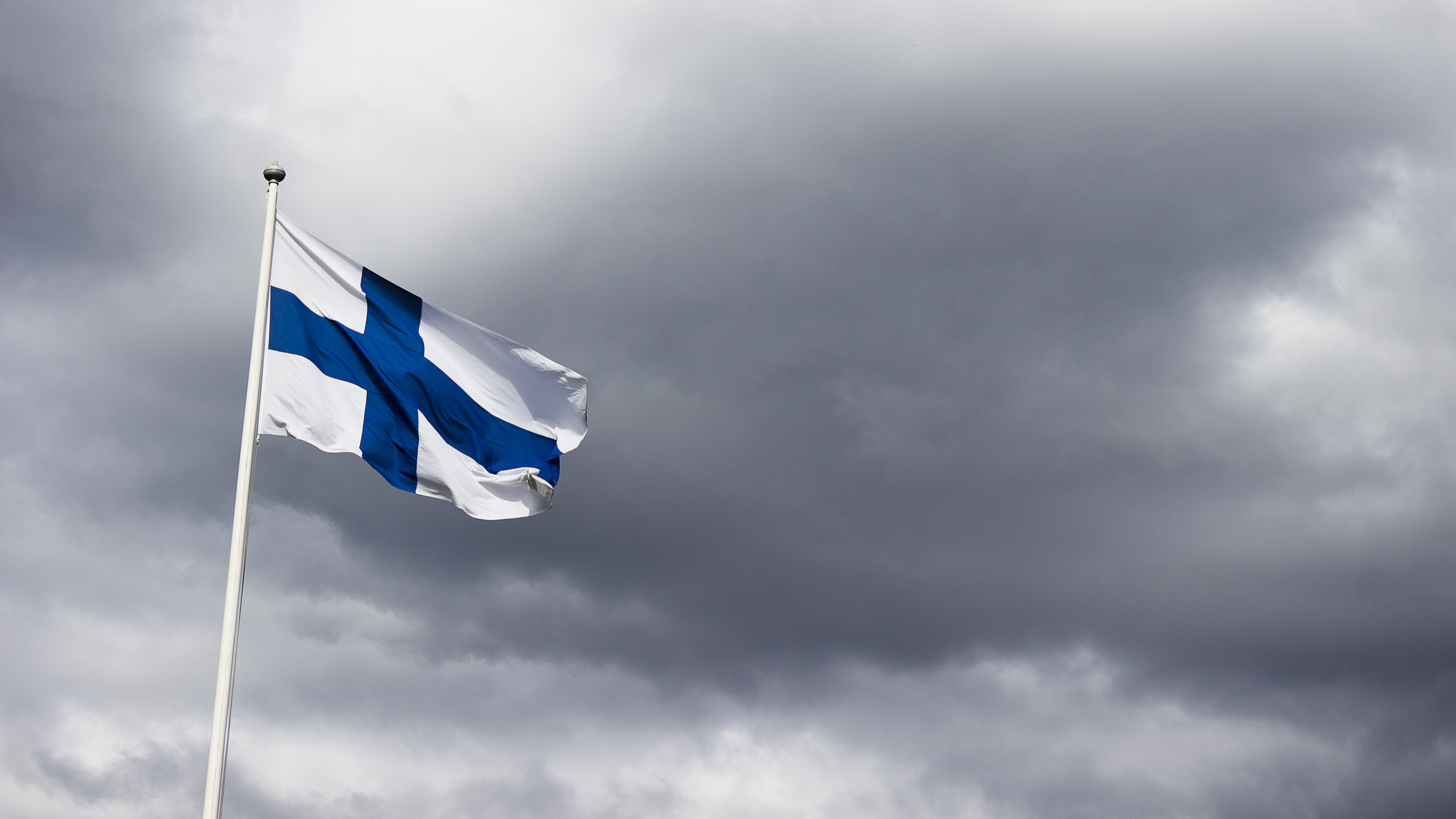 Finland Flag Wallpaper Android - HD Wallpaper 