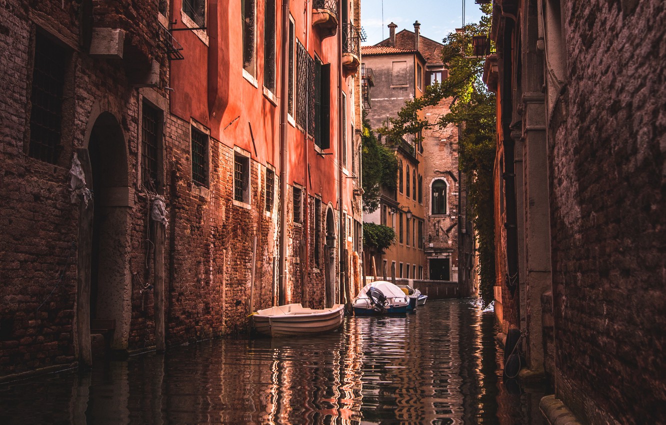 Photo Wallpaper City, Water, Reflection, Boats, Buildings, - Italien Wallpaper 4k Iphone - HD Wallpaper 
