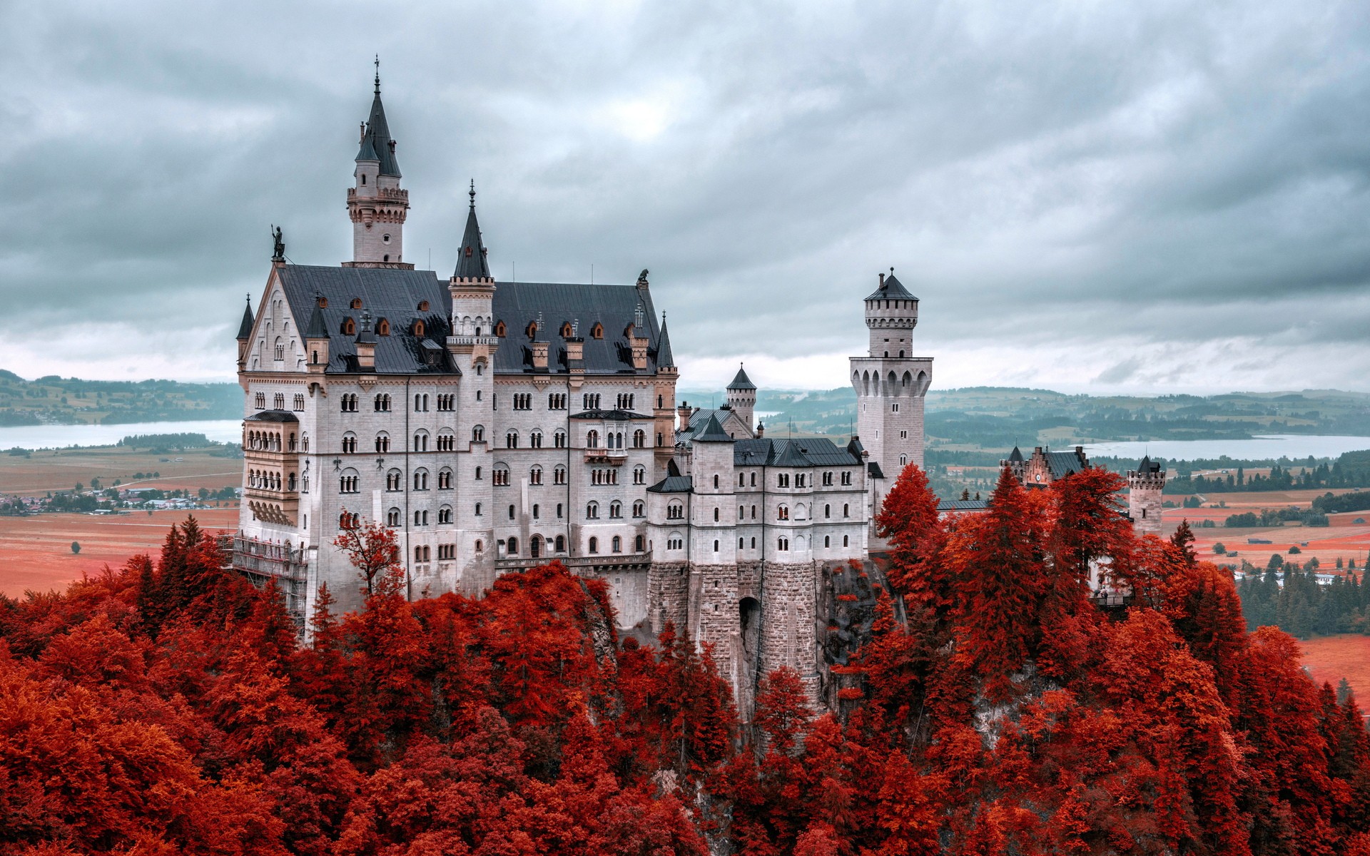 Neuschwanstein Castle Desktop - HD Wallpaper 