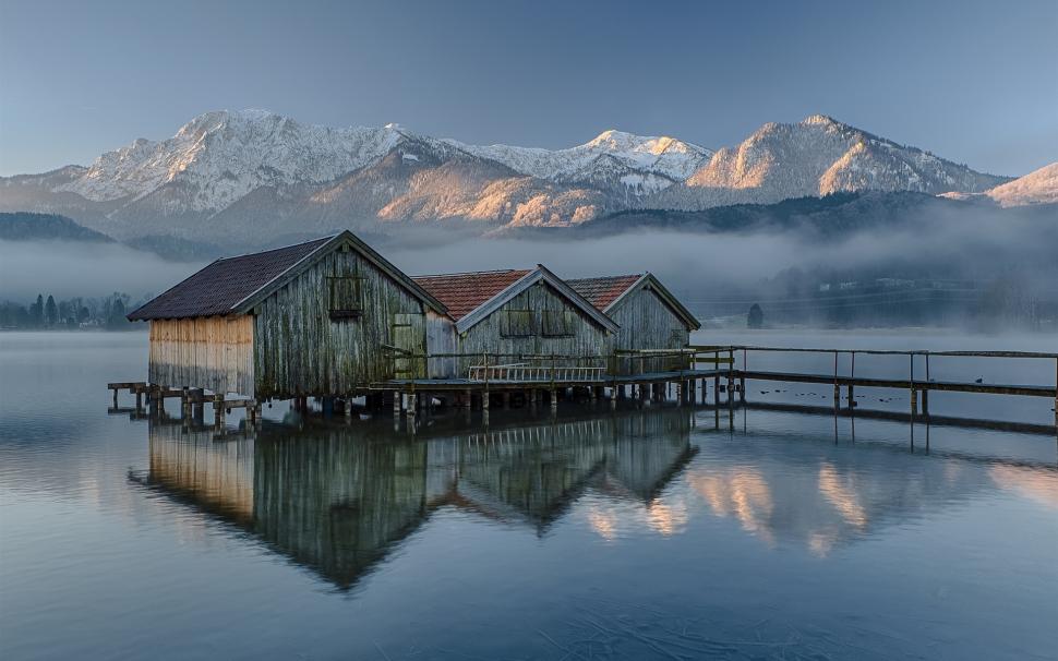 Germany, Bavaria, Wood House, Lake, Mountains, Morning, - Kochel Germany - HD Wallpaper 